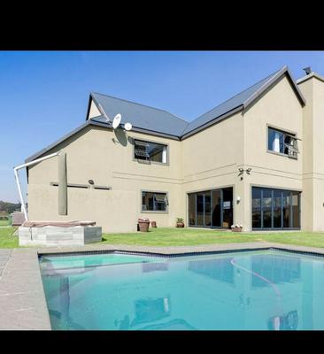 House For Sale in Heron Banks Golf Estate, Sasolburg