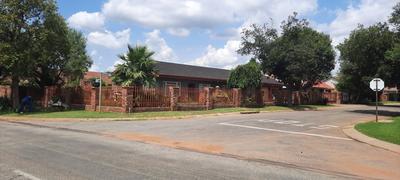 House For Sale in Miederpark, Potchefstroom