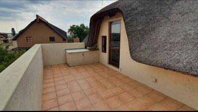Apartment / Flat For Sale in Pineslopes, Lonehill, Sandton