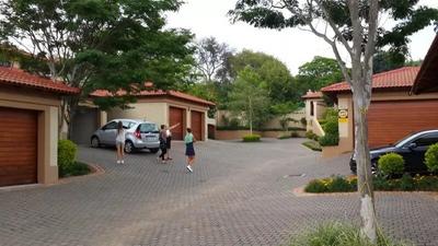 Townhouse For Sale in Menlo Park, Pretoria