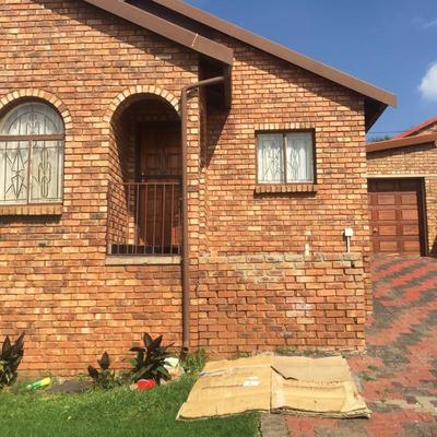 House For Sale in Atteridgeville, Pretoria