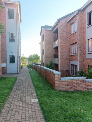 Apartment / Flat For Sale in Olivedale, Randburg