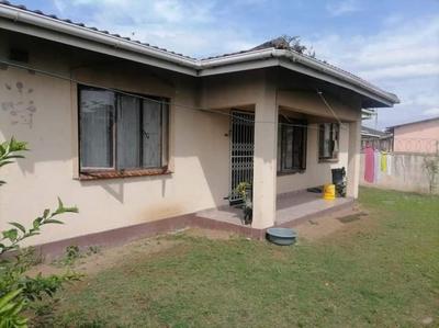 House For Sale in Risecliff, Chatsworth