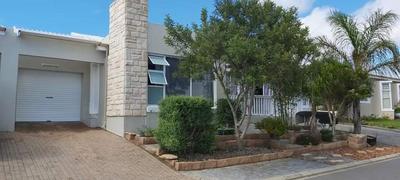 Townhouse For Sale in Heiderand, Mossel Bay