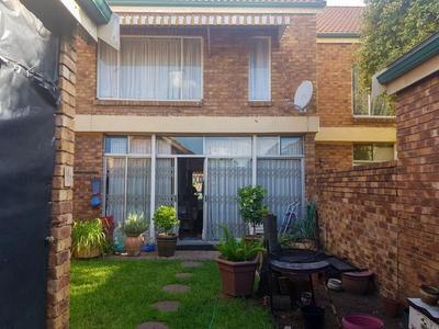 Townhouse For Sale in Roodia, Sasolburg