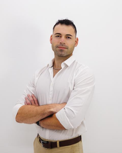 Damean Oosthuizen, estate agent