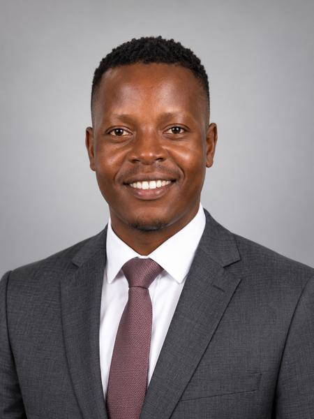 Thulani Qwabe, estate agent