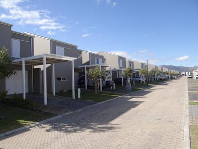 House For Sale in Somerset Lakes, Somerset West