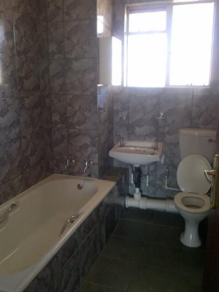 Apartment / Flat For Sale in Vanderbijlpark CW 3, Vanderbijlpark