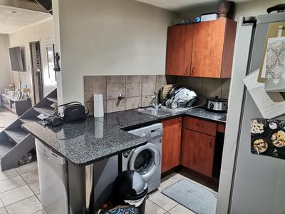 Apartment / Flat For Sale in Hatfield, Pretoria