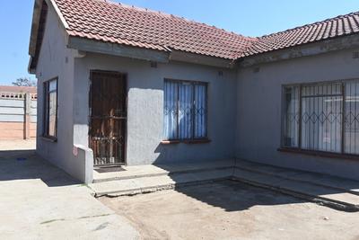 House For Sale in Seshego B, Seshego, Polokwane