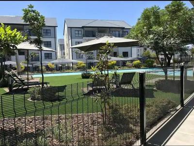 Apartment / Flat For Sale in Crowthorne Ah, Midrand