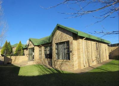 Townhouse For Sale in Harrismith, Harrismith