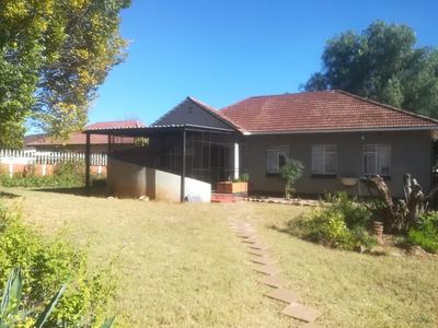 House For Sale in Stilfontein Ext 3, Stilfontein, Stilfontein
