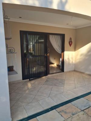 Townhouse For Sale in Gateway Manor, Hartbeespoort