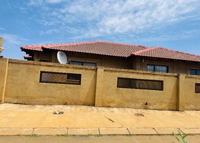 House For Sale in Lakeside, Evaton