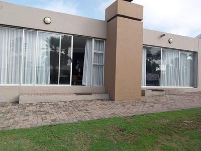 Townhouse For Sale in Vaal Marina, Vaal Marina