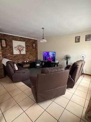 Apartment / Flat For Sale in Piet Retief, Piet Retief