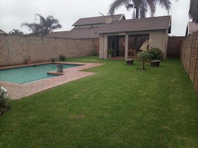 Apartment / Flat For Sale in Sonneveld, Brakpan