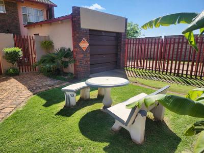 Apartment / Flat For Sale in East Geduld, Springs