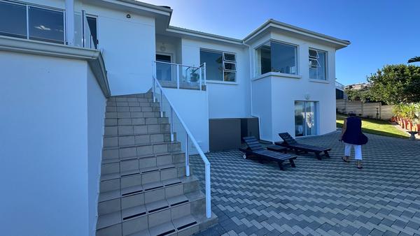 House For Sale in Dana Bay, Mossel Bay