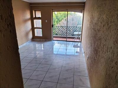 Townhouse For Rent in Winchester Hills, Johannesburg