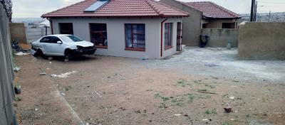 House For Sale in Allandale, Midrand