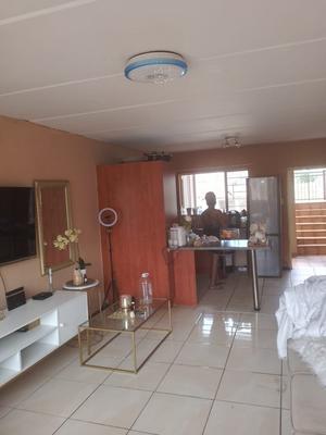 Apartment / Flat For Sale in Kleinfontein, Benoni